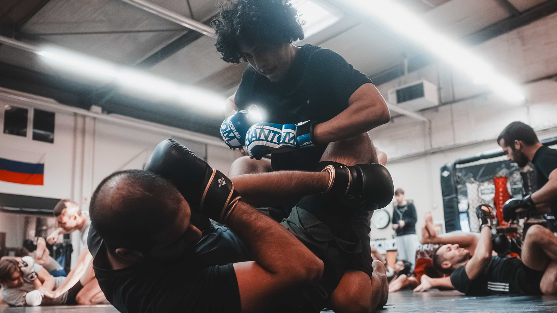 Découvrir l'ambiance du MMA Fight Club Gym en vidéo